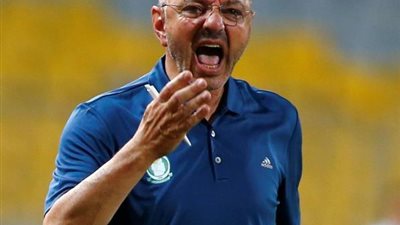 طلعت يوسف يوبخ لاعبي الاتحاد بعد الهزيمة من إنبي 