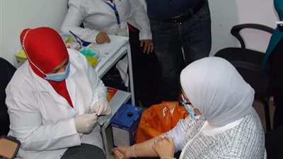 وزيرة الصحة تشارك في تجارب لقاح فيروس كورونا