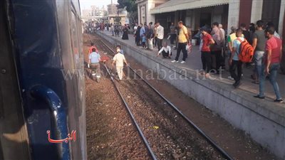 بالصور.. تفاصيل تحزّن القلب في مصرع مواطن أسفل عجلات القطار بالمنصورة