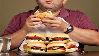 بالفيديو.. القبض على فنان شهير بسبب 