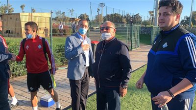 أبوريدة يصطحب لقجع لتحية لبعثة بيراميدز 