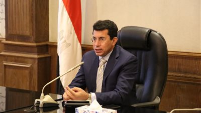 وزير الرياضة يؤازر  بيراميدز قبيل نهائى الكونفيدرالية 