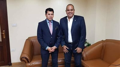 الغوص والانقاذ يعلن عن محاولة تسجيل رقم قياسي جديد لأعلى قفزة خارج الماء بارتداء الزعانف المونو 