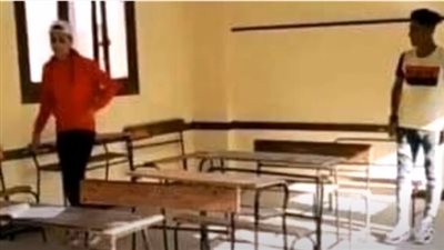 فيديو| «نشروه على التيك توك».. فعل مشين من طالبين بإحدى المدارس يغضب المصريين