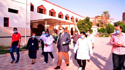 محافظ أسيوط يطمئن على جاهزية مستشفيات الصدر والحميات لاستقبال حالات كورونا