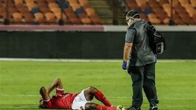 الأهلي يٌقرر معاقبة كهربا بسبب أزمته مع محمد فضل