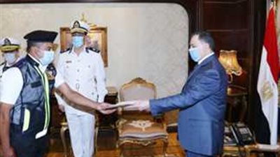 وزير الداخلية يكرم بطل واقعة «طفل المرور» في المعادي