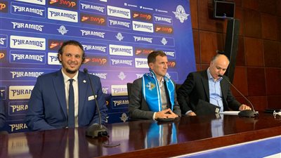 بيراميدز يعلن التعاقد مع أروابارينا مديرا فنيا جديدا 