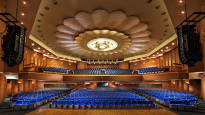 مسرح جامعة مصر للعلوم والتكنولوجيا يستضيف اليوم عرضًا للأوبرا الملكية البريطانية