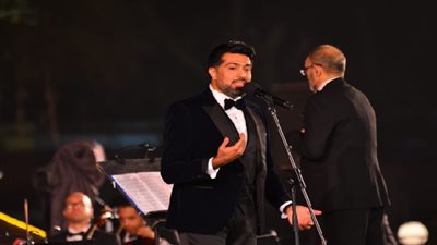 بالصور.. هُمام إبراهيم يشعل حفل مهرجان الموسيقى العربية بأغنية 
