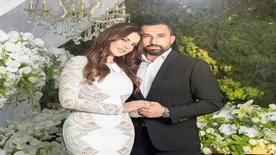 في أحدث ظهور لهما.. رسائل حب وغزل بين درة وزوجها هاني سعد