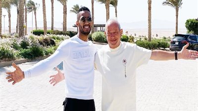 ساويرس يدعم محمد رمضان: مش كل واحد ماشي بباسبوره