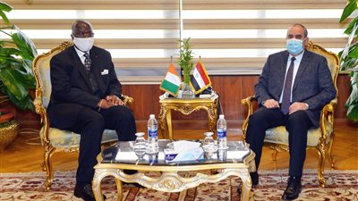 وزير الطيران المدني يستقبل سفير دولة كوت ديفوار 