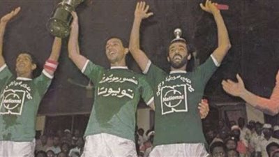 مجدى عبد الغني يحتفل بتحقيق أول لقب افريقي مع الاهلي