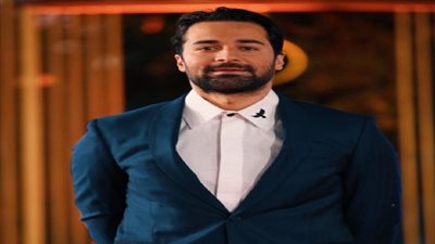 أحمد حاتم يروج لفيلمه الجديدة بطريقة مثيرة 