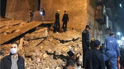 جثث تحت الأنقاض.. اكتشاف مفاجآت «تشيب» أثناء انتشال ضحايا منزل الجمرك بالإسكندرية