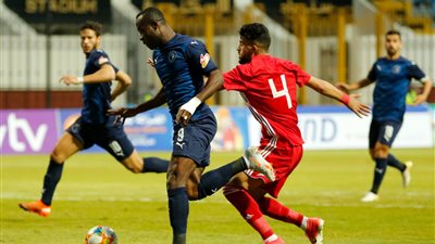 طاقم حكام تونسي يدير مباراة بيراميدز والاتحاد الليبي 