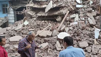 تفاصيل «كارثية» بشأن انهيار منزل بأسيوط وأنباء عن وجود ضحايا تحت الأنقاض