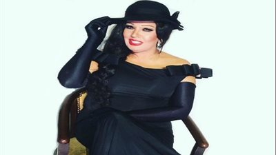 بالفيديو.. على طريقة دبدوبة التخينة.. فيفي عبده تهنئ المسيحيين بعيد الميلاد