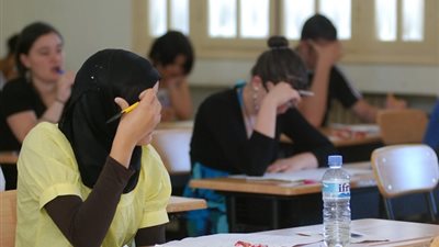 عقاب رادع لـ«طالبة الثانوية» بعد ارتكابها واقعة مخجلة في لجنة الامتحانات بالسويس