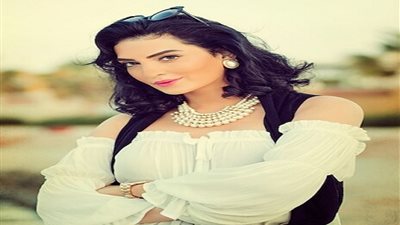 دعما لها في محنتها.. لفتة إنسانية من 