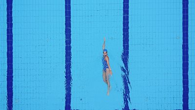 هل تساعد السباحة في الوقاية من أمراض القلب؟