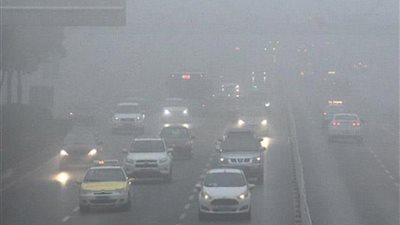 بسبب الشبورة.. المرور تغلق 10 طرق ومحاور رئيسية