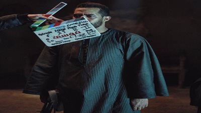 بالفيديو.. محمد رمضان يوجه رسالة لجمهوره من كواليس 