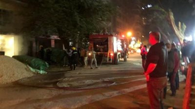 بالصور.. حريق هائل في شارع المساحة بالدقي