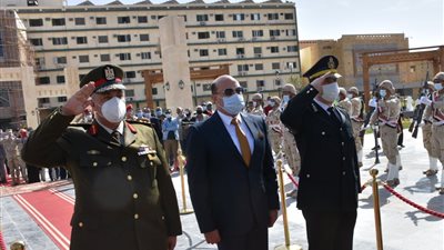 محافظ أسوان يوقد شعلة السد العالي بمناسبة العيد القومي