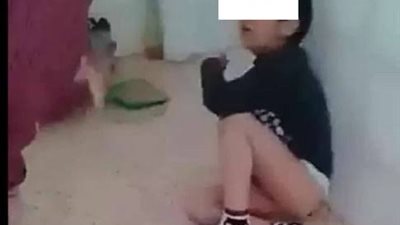 ليلة بكت فيها الفيوم.. تفاصيل هتك عرض طفل وحرق أعضائة التناسلية على يد زوجة أبيه 