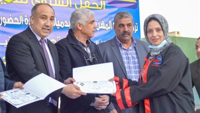 بالصور..نقابة المهن الرياضية تكرم مدربين الدورة 389 فى دمياط 