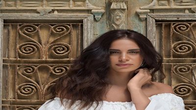 أمال ماهر توجه تهديدًا للمزيفين.. وتطلق منصتها الخاصة