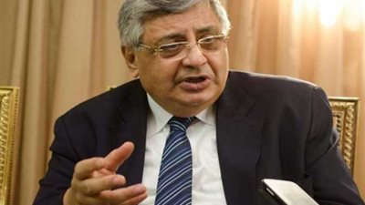 مستشار الرئيس للصحة يفجر مفاجأة مدوية بشأن لقاح كورونا