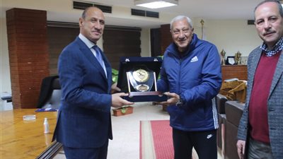رئيس الزمالك يستقبل وزير الرياضة العراقي 