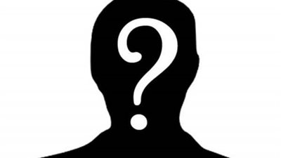 عرفت من الرب.. مذيع شهير يرتد عن الإسلام ويظهر مرتديًا الصليب (فيديو)