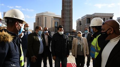 وزير الشباب والرياضة يتفقد مقر الوزارة بالعاصمة الإدارية الجديدة