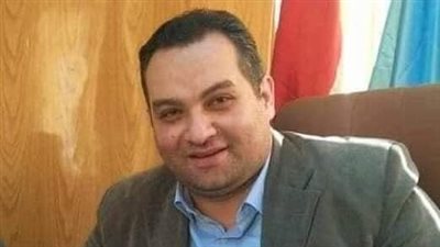 وفاة طبيب ووالديه بفيروس كورونا خلال أسبوعين.. قصة حزينة