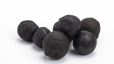 كنز من الفوائد.. هذا ما يحدُث لجسمك عند تناول الليمون الأسود