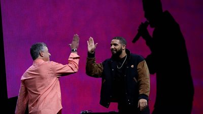 آبل تحرر مستخدمي آيفون من هذا التطبيق أخيرًا