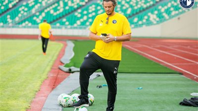 ديديه دروجبا يطمئن على بعثة بيراميدز في كوت ديفوار 