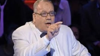 تعليق ناري من نبيه الوحش المحامي على حادث الإعلامي عمرو أديب 