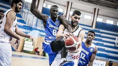 منتخب مصر يمتع ويهزم الرأس الأخضر 92/65