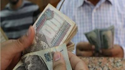قرار جديد بشأن صرف مرتبات العاملين بشركات قطاع البترول