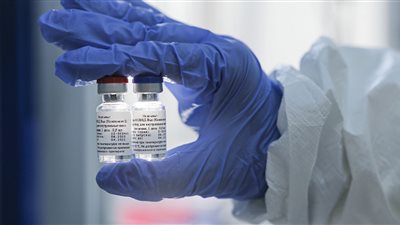 هل لقاح كورونا يمثل خطر على الصحة؟.. 