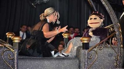 تسريحة شعر تشعل أزمة بين بوسي شلبي وأبلة فاهيتا (صورة)