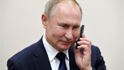 سوء تفاهم بين إيلون ماسك وفلاديمير بوتين في لقاء افتراضي