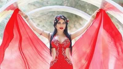 بالصور.. الراقصة جانين خوري تتألق في أحدث جلسة تصوير 