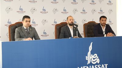 عميد لاعبي العالم أحمد حسن يستثمر في 