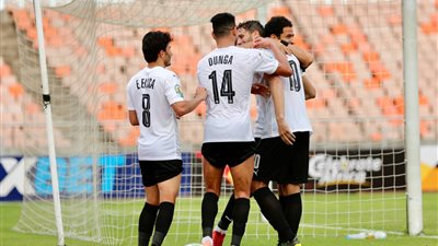 الكاف يعلن موعد وحكام مباراة الرجاء المغربي وبيراميدز 